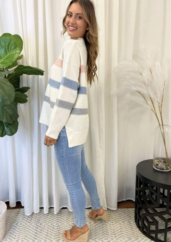 Round Neck Knit Jumper in Cream and Blues