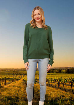 Marianne Round Neck Light Knit Top in Emerald